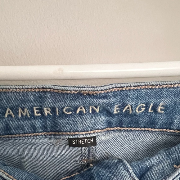 American Eagle Outfitters Super Hi Rise Flare Stretch Distressed Shorts Size 8 - Picture 4 of 7